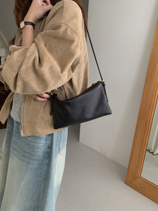 Mala ženska crossbody torbica od kože koze s rastlinskom obradom, prava koža, elegant dizajn