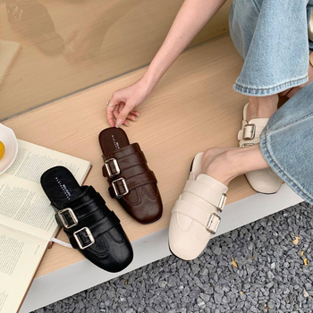 Női slip-on mules dupla csattal, puha bőr, zárt orrú, négyszögletes orr, sokoldalú tavasszal 2026