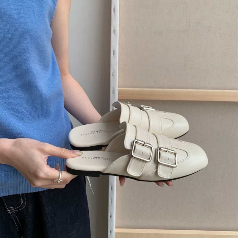 Női slip-on mules dupla csattal, puha bőr, zárt orrú, négyszögletes orr, sokoldalú tavasszal 2026