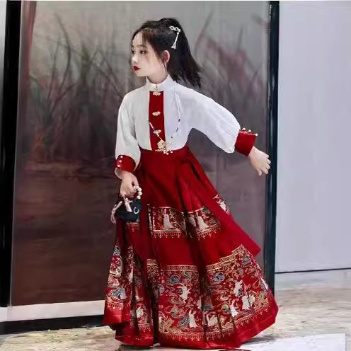 Hanfu set za djevojčice — ljetna lagana suknja, Ming stil, životinjski uzorak