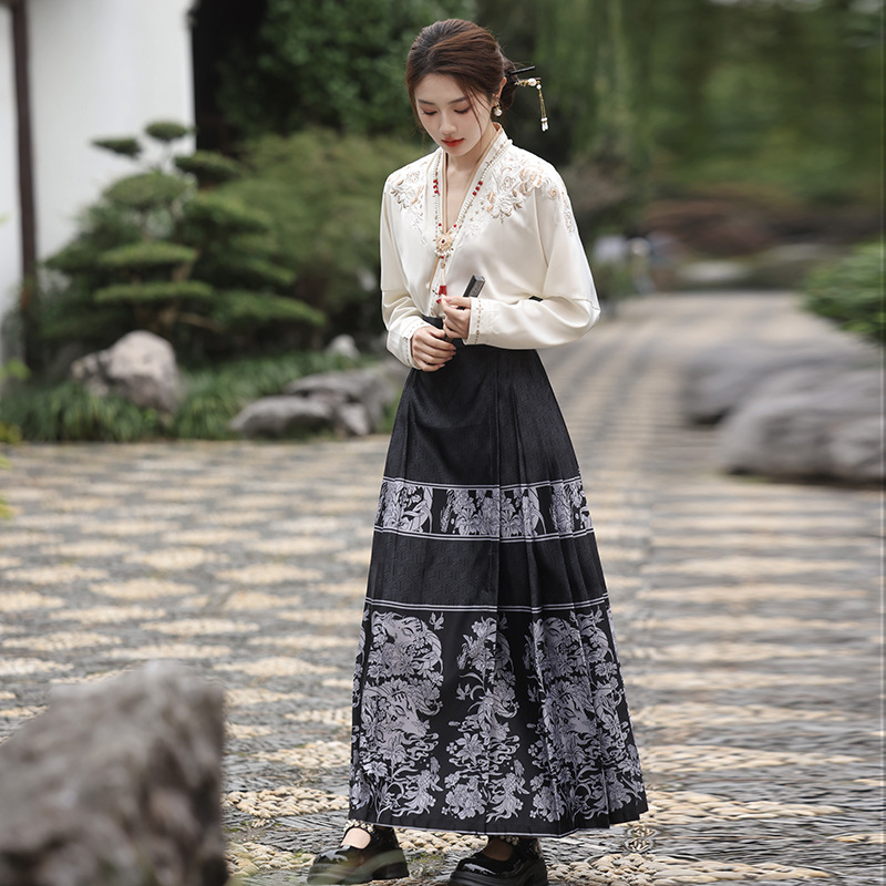 Ženski Hanfu top s preklopnim ovratnikom i izvezenim uzorom, suknja u Ming dinastijskom stilu, jesenski retro slobodan kroj