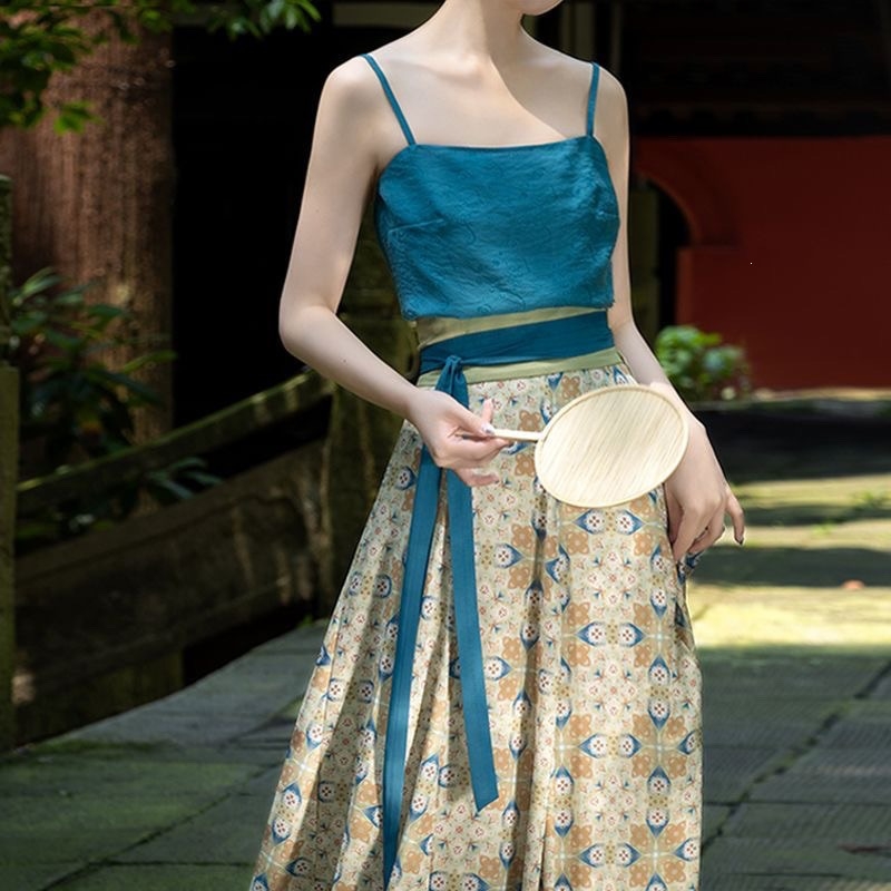 2025 nova Tang-stil Hanfu za žene, proljeće–ljeto, retro poboljšani kroj, Tang stražnji dio s naramenicama, suknja s rasjecima, svakodnevna radna odjeća