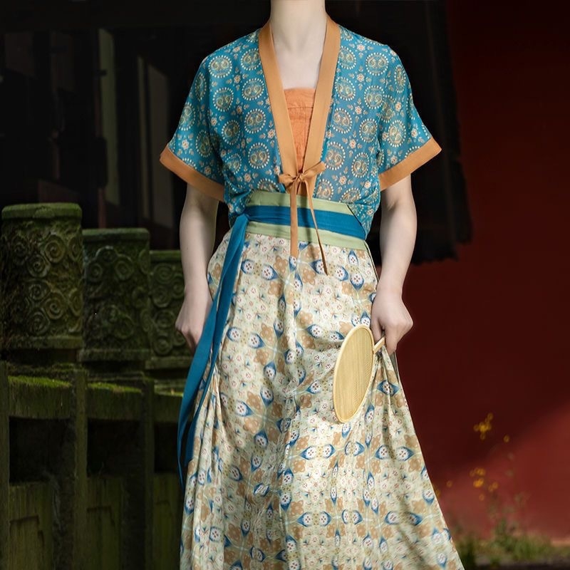 2025 nova Tang-stil Hanfu za žene, proljeće–ljeto, retro poboljšani kroj, Tang stražnji dio s naramenicama, suknja s rasjecima, svakodnevna radna odjeća