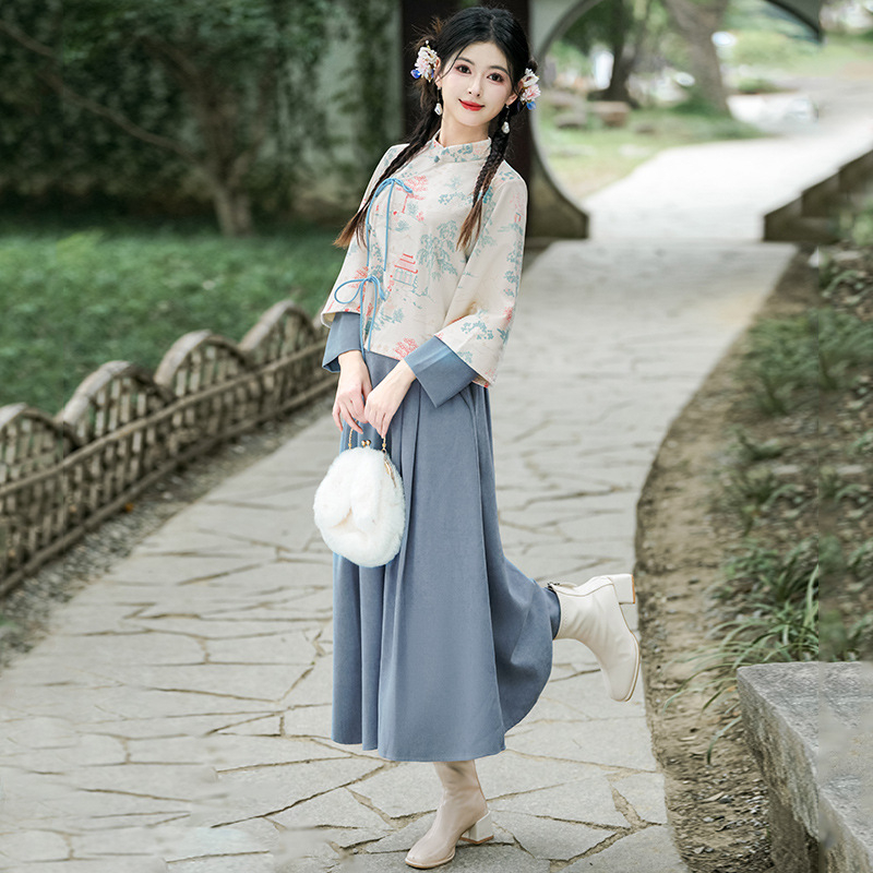 Hanfu inspirirani dvodijelni set: top s stojećim ovratnikom, dijagonalnim zatvaračem i vezanjem, otisnutim dugim rukavom, usklađena midi suknja
