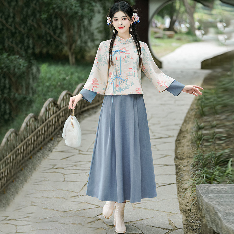 Hanfu inspirirani dvodijelni set: top s stojećim ovratnikom, dijagonalnim zatvaračem i vezanjem, otisnutim dugim rukavom, usklađena midi suknja