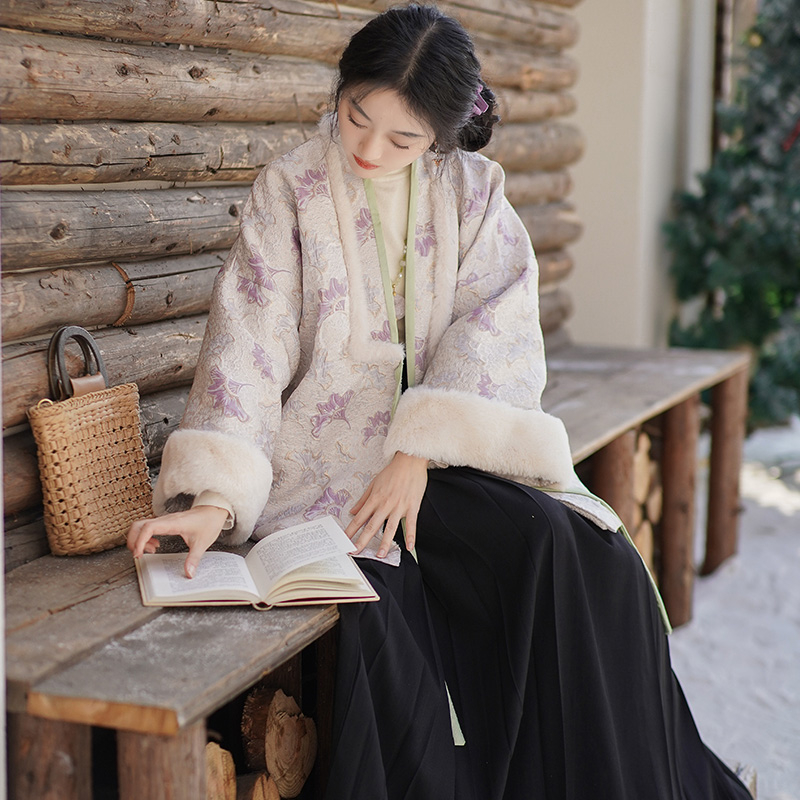 Ženski Hanfu set u Ming stilu: opuštena kratka jakna s elastičnim pojasom i suknja s dizajnom 'Horse-face', jesensko-zimska svakodnevna odjeća.