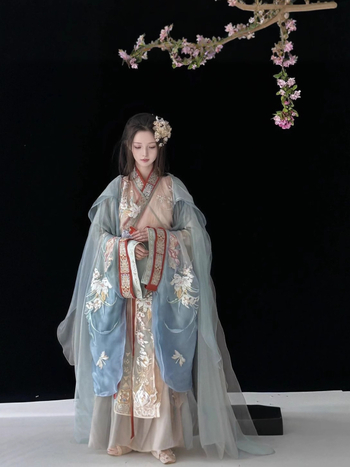 Ženski Hanfu – [Lianchen] bogato izšivena haljina-kapa, inspirirana razdobljem ratnih država, višebojni set za proljeće i ljeto
