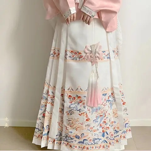 Hanfu u Ming stilu s Han-Yang eklektikom, kratka jakna s ovratnikom, rukavi tipa pijpa, suknja s motivom konjske lice, Lolita jesen-zima komplet