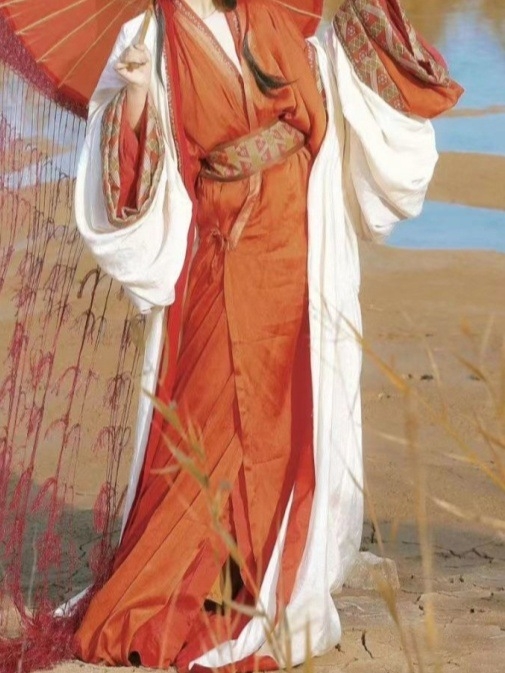 Ženska Hanfu haljina iz doba Ratnih država, s križnim ovratnikom i ravnim rubom, s dugim repom, palatni stil za ples, drevni kostim