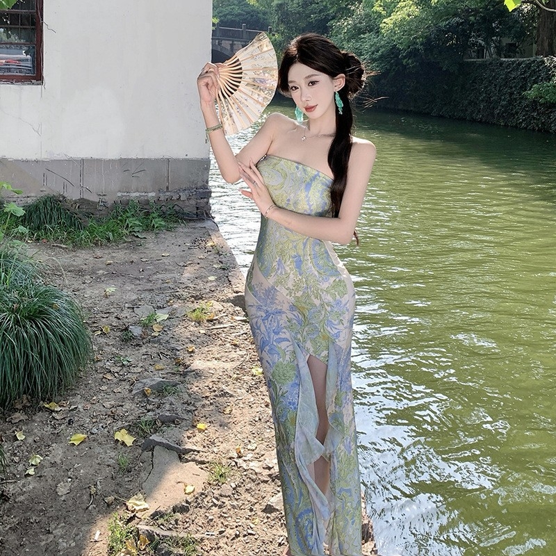Elegáns virágos, váll nélküli midi ruha kínai ihletésű stílusban, női alkalmi ruha