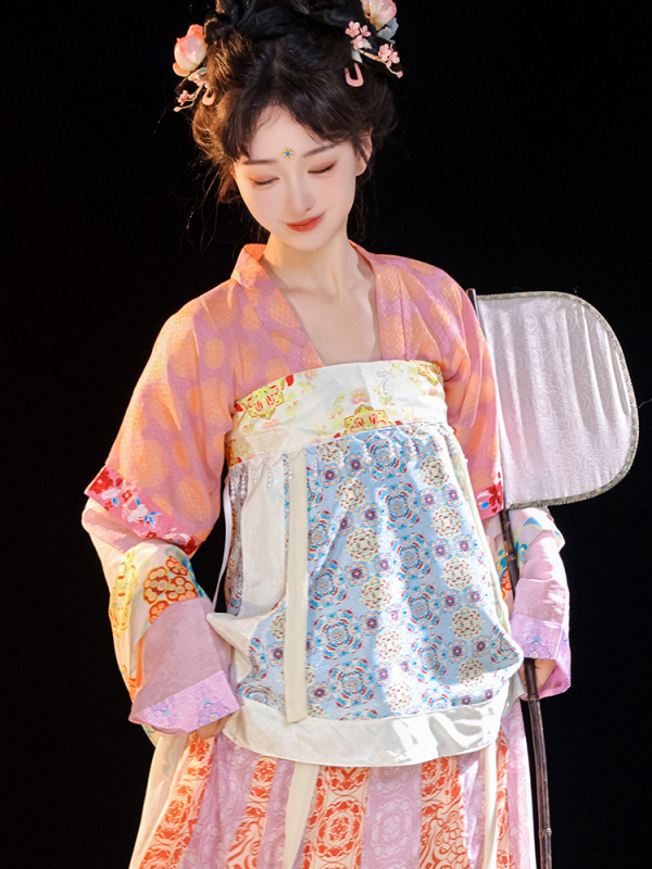Hanfu set za žene: tradicionalni kineski stil s Tang stilom vanjske jakne, top s okruglim izrezom i ruqun suknja za proljeće i ljeto
