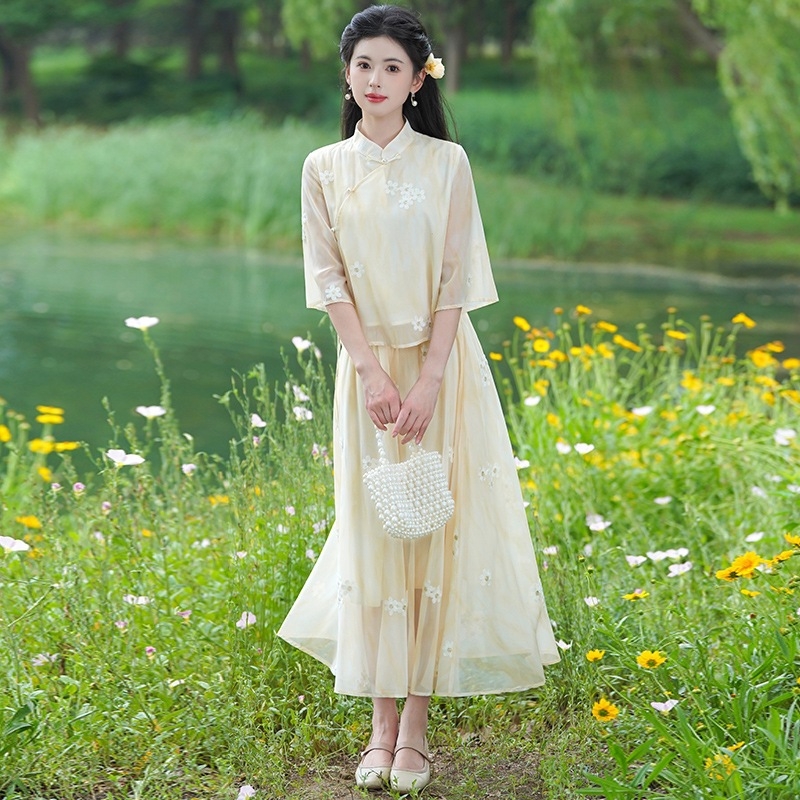 Novi kineski Tang stil Hanfu set od dva komada: gornji dio s uspravnim ovratnikom i nagnutim reverom, vezeni margaritama, 3/4 rukavi, nacionalni stil