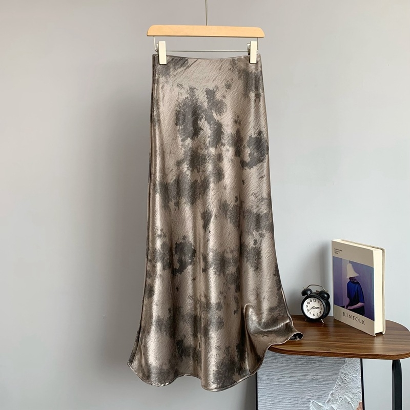 Proljeće 2026 satenska midi suknja s Ink Flower otiskom, fishtail kroj, elegantan silueta, japansko-korejski ležerni stil