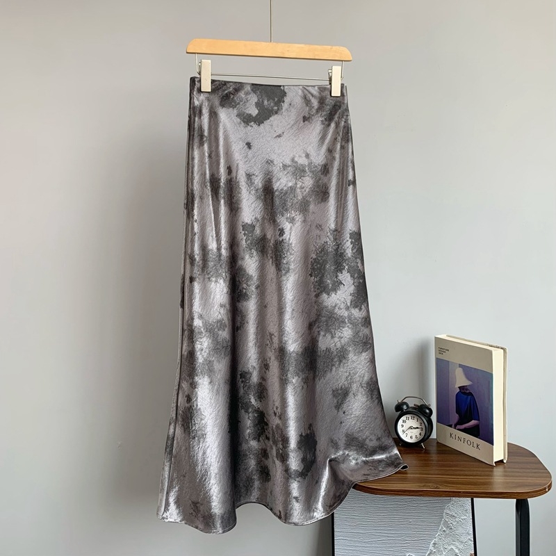 Proljeće 2026 satenska midi suknja s Ink Flower otiskom, fishtail kroj, elegantan silueta, japansko-korejski ležerni stil