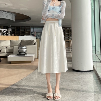 Ljetna retro kineska saten jacquard midi suknja s prednjim panelom, visokim strukom, vizualno sužava siluetu, elegantan gradski stil.