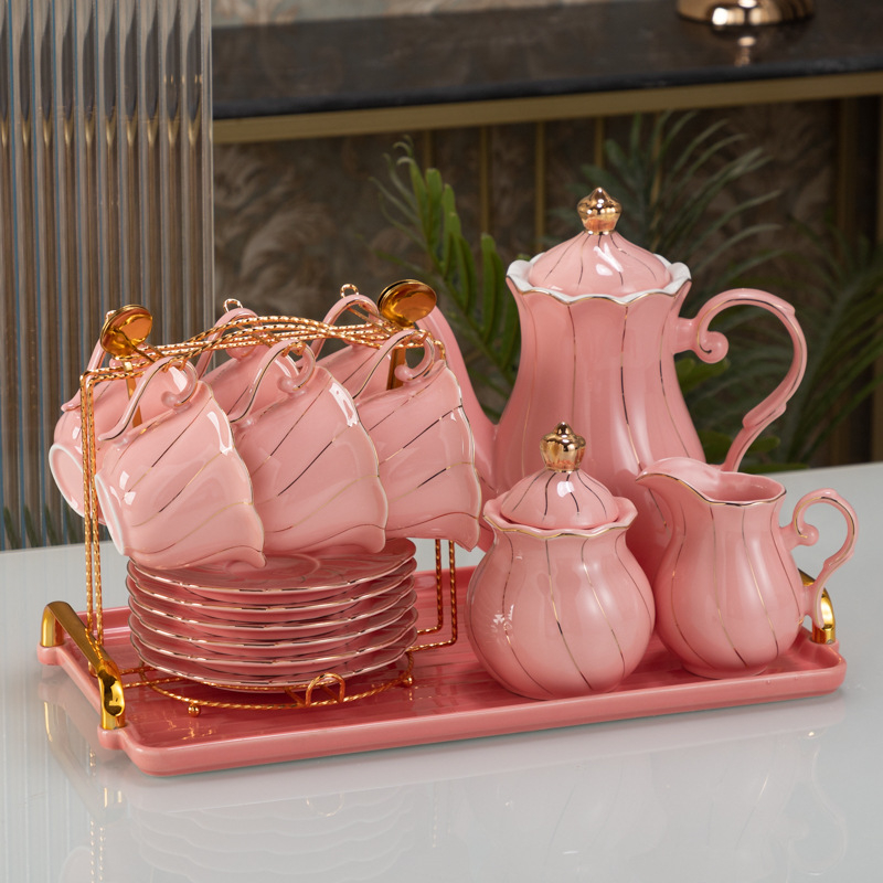Skandináv stílusú aranyozott luxus porcelán teás- és kávés készlet, csészékkel, teáskannával és tálcával