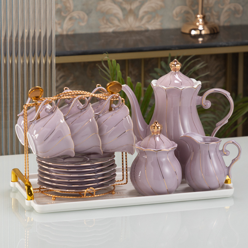 Skandináv stílusú aranyozott luxus porcelán teás- és kávés készlet, csészékkel, teáskannával és tálcával