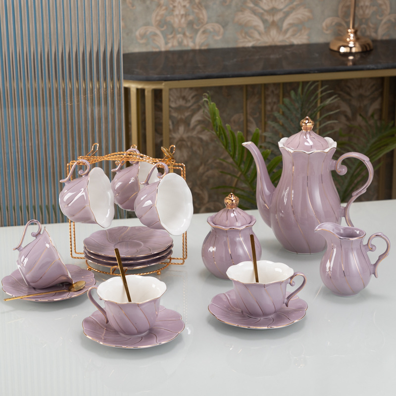 Skandináv stílusú aranyozott luxus porcelán teás- és kávés készlet, csészékkel, teáskannával és tálcával