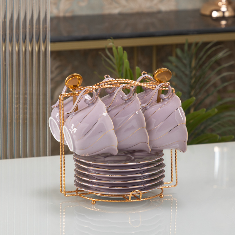 Skandináv stílusú aranyozott luxus porcelán teás- és kávés készlet, csészékkel, teáskannával és tálcával