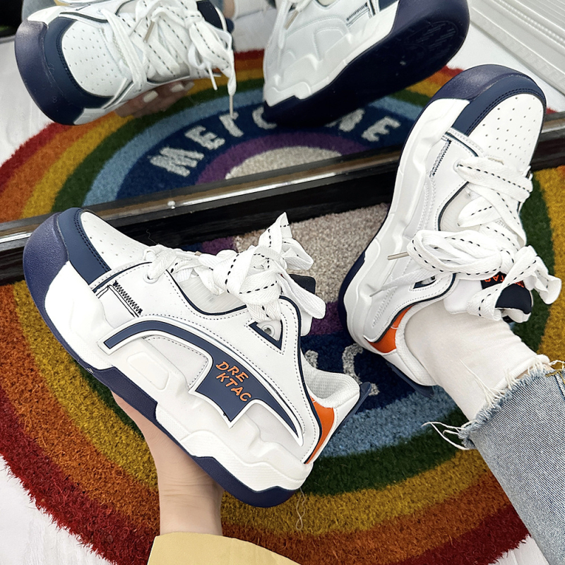 Unisex bijele tenisice s debelim potplatom za povećanje visine, hongkonški gradski stil, chunky sportsko-casual tenisice, model 2023