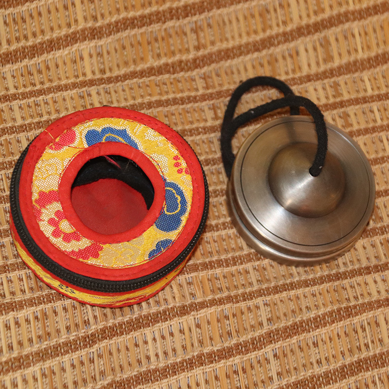 Nepalske brončane zvončiće — ručno izrađeni bakreni perkusijski instrument za ceremonijalnu upotrebu