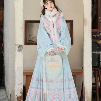 Ženský hanfu zimný teplý set — Ming štýlu s okrúhlym výstrihom a vyšívanou Mamian sukňou