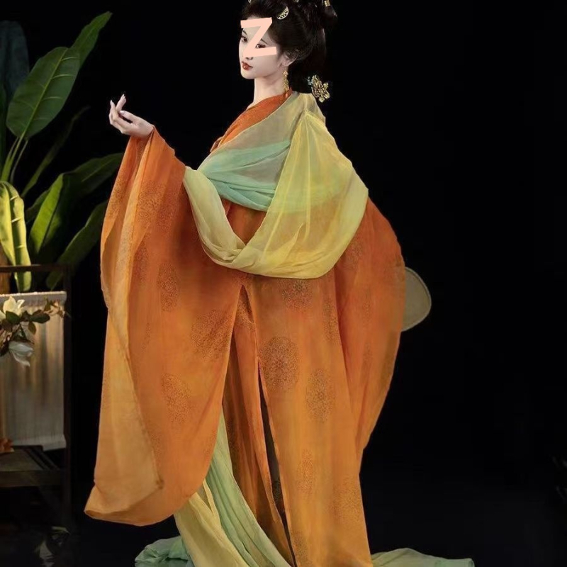 Dvodjelna Hanfu set s izvezenim vitkim krojem, gornji dio do prsa s širokim rukavima, Tang stil, proljeće-ljeto-jesen