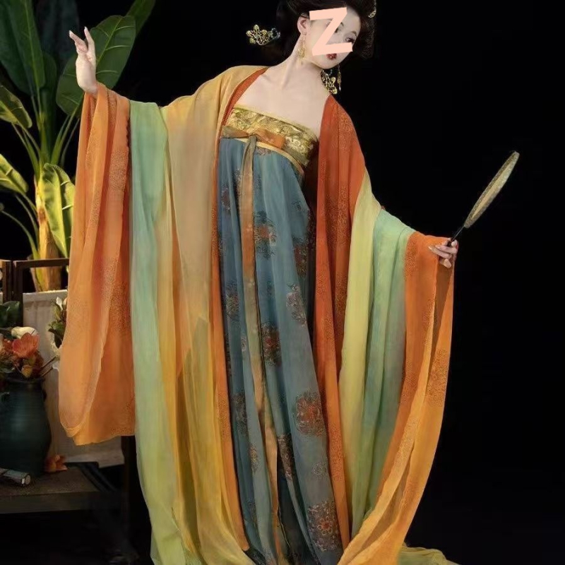 Dvodjelna Hanfu set s izvezenim vitkim krojem, gornji dio do prsa s širokim rukavima, Tang stil, proljeće-ljeto-jesen