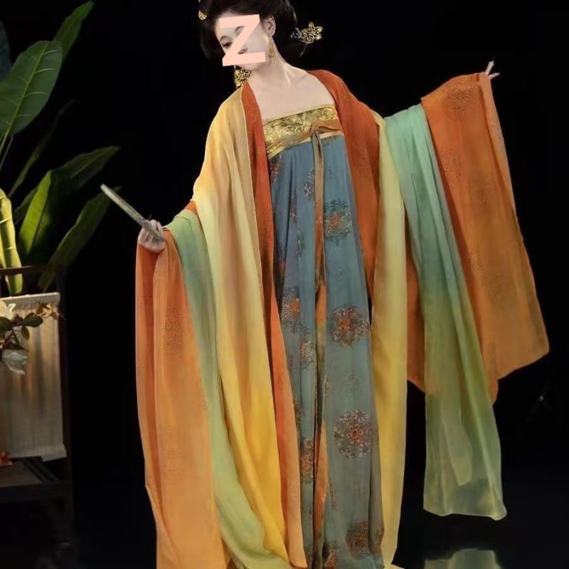 Dvodjelna Hanfu set s izvezenim vitkim krojem, gornji dio do prsa s širokim rukavima, Tang stil, proljeće-ljeto-jesen
