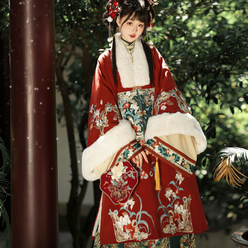 Luo Zhu original Hanfu – ženski Ming stil dugi kaput s ovratnikom, fleece podstava, debela suknja s životinjskim uzorkom, zima 2024