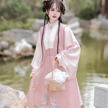 Hanfu Flower Language: Ušivena Ming stil haljina s stojećim ovratnikom, dugačka haljina s prslukom i jedinstvena suknja s konjskim licem