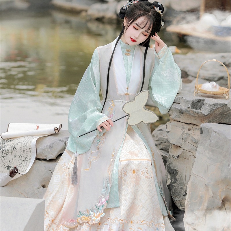 Hanfu Flower Language: Ušivena Ming stil haljina s stojećim ovratnikom, dugačka haljina s prslukom i jedinstvena suknja s konjskim licem