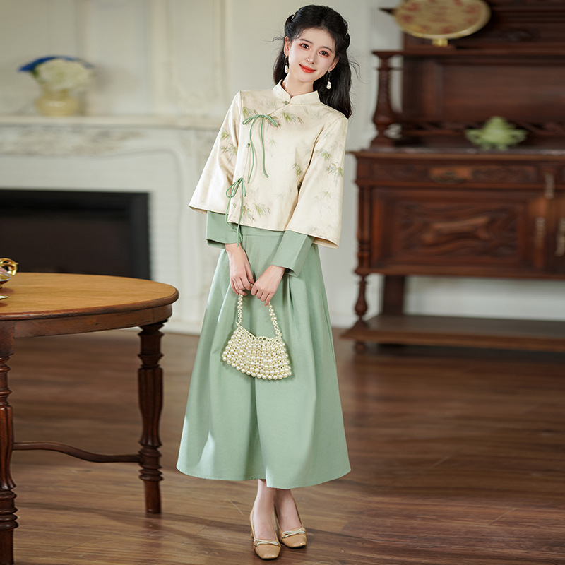 Novi Hanfu set kineskog stila: top s dugim rukavima, nagnutim prednjim otvorom i stojećim ovratnikom, vezicama, otisak, uz suknju