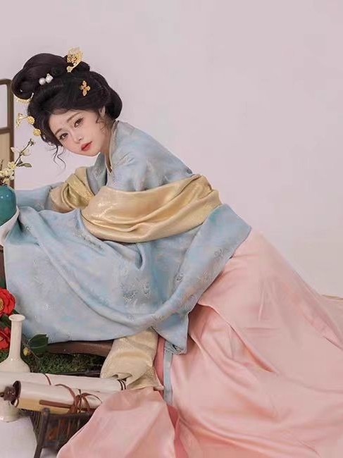 Shanhai Ji Tang Feng serija: top s pozlaćenom vezom, do prsa i suknja s podjelom, Hanfu nadahnut hramom Famen, proljeće