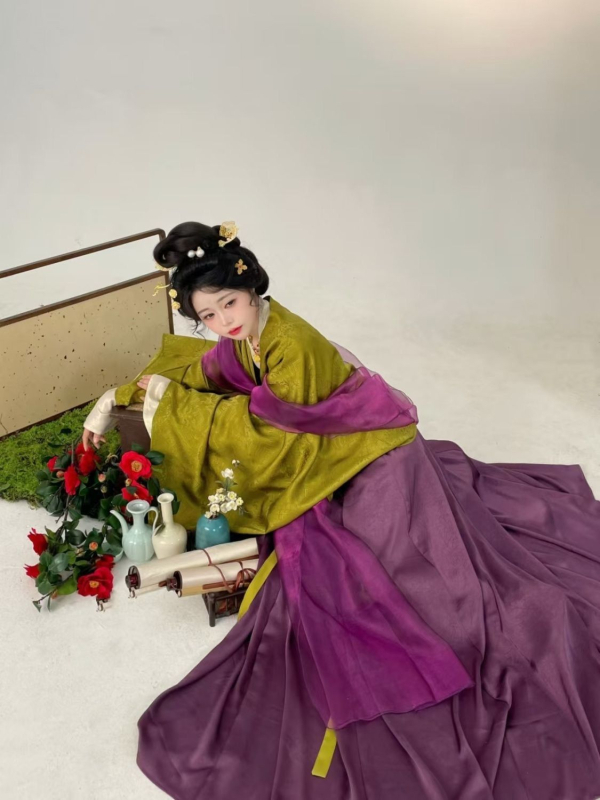 Shanhai Ji Tang Feng serija: top s pozlaćenom vezom, do prsa i suknja s podjelom, Hanfu nadahnut hramom Famen, proljeće