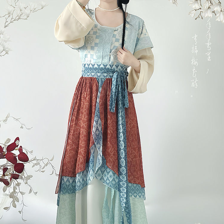 Ženski Hanfu u stilu Tanga, novi model 2025, gornji dio s okruglim izrezom do struka, suknja s osam panela, nježan dnevni komplet za proljeće i ljeto.