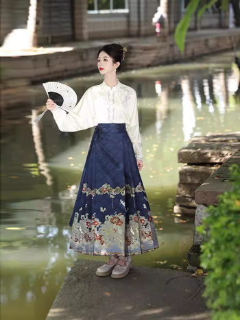 Hanfu Mamian suknja s teškim zlatnim tkanjem, Ming stil tradicionalni set za žene, proljeće 2026, crvena