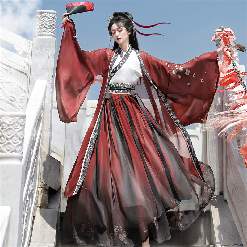 Hanfu za žene u Wei-Jin stilu, originalni dizajn, jesen 2026, herojanski nacionalni stil, arhaični kostim