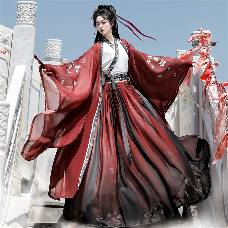 Hanfu za žene u Wei-Jin stilu, originalni dizajn, jesen 2026, herojanski nacionalni stil, arhaični kostim