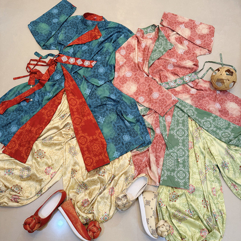 Ženski Hanfu u stilu Tang dinastije – set 2026, haljina s okruglim izrezom i hlače lampion, izvezeno, tradicionalni stil, proljeće-ljeto