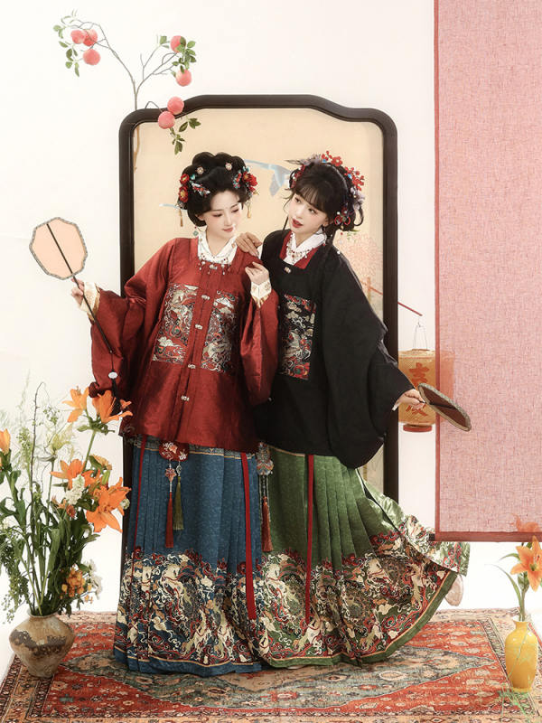 Zhi Yutang izvorni Ming stil Hanfu, Godina Konja, Kvadratni ovratnik, patchwork vezenje, jesensko-zimski komplet s Horse-Face suknjom