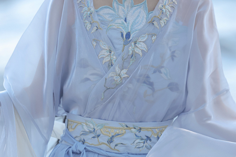 Luozhu Original Hanfu za žene, izvezen preklopni ovratnik, široki rukavi, suknja do struka, proljetno–ljetni komplet, nadahnut dinastijama Wei, Jin te sjeverno i južno dinastije