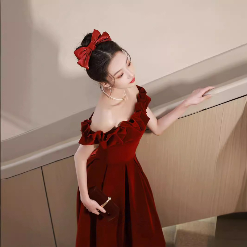 Bordo večernja haljina s jednim ramom za vjenčanja i zaruke, ženstvena, elegantna i vrhunske kvalitete