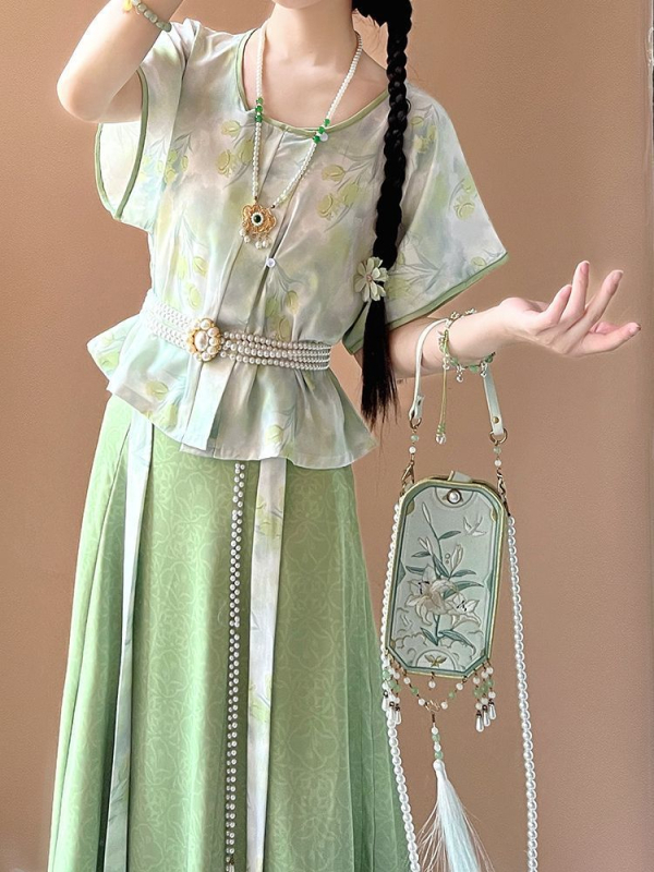 Ženski Hanfu, ljeto 2025, nadahnut dinastijom Song, Tang stil kratkih rukava, set s geometrijskim uzorkom i suknjom