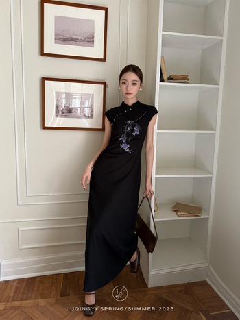 Lu Qingyi Original [Peilan] Cheongsam haljina za žene – proljeće/ljeto, otisak s vezom, trodijelni set