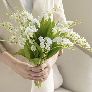 Букет от коприна Lily of the Valley, Инстаграм стил, ръчно държан букет