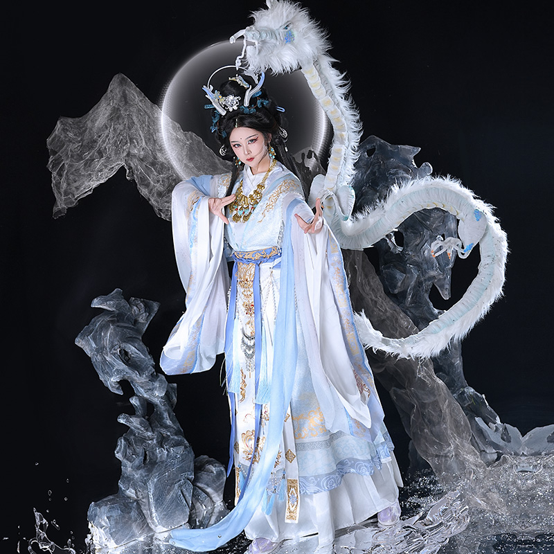 Hanfu s teškom broderijom, obnovljen dizajn, novi stil, inspiriran dinastijama Sjevera i Juga