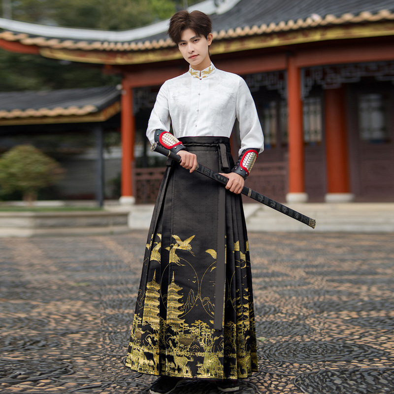 Novi Hanfu set u kineskom stilu s bogatim izvezenim i maksi suknjom od zlatnog tkanja te Ming stilom gornjeg dijela