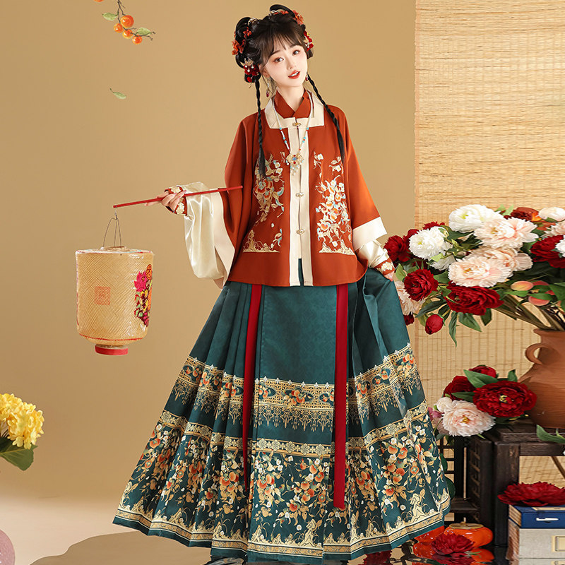 Ženski Hanfu u Ming stilu s izvezenim kvadratnim ovratnikom i Mamian suknjom