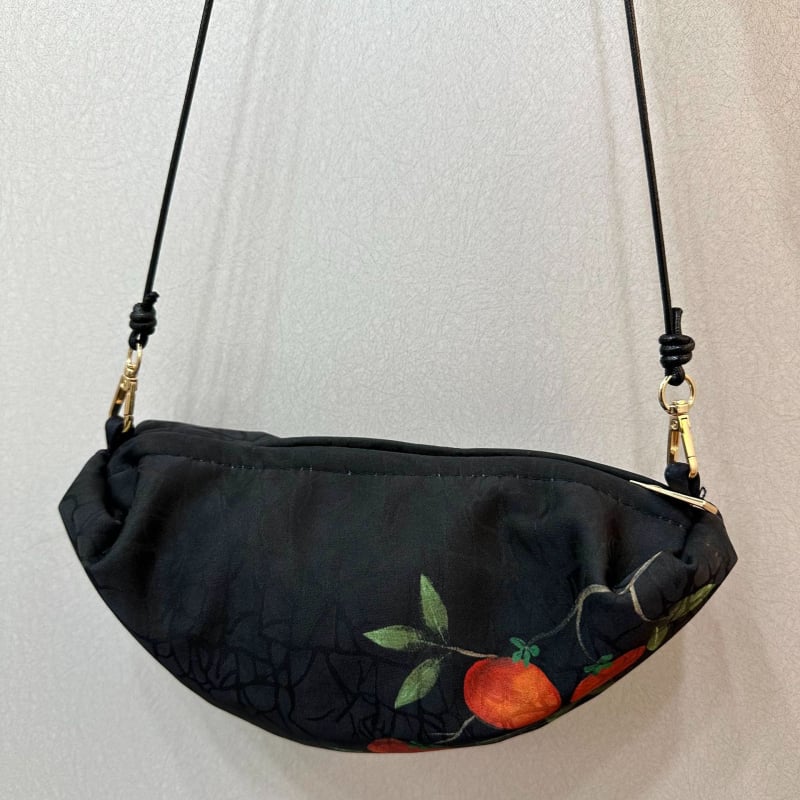 Geantă ovală pentru telefon, neagră, din mătase Mulberry, cu curea de umăr, stil chinezesc nou, formă de dumpling, moștenire culturală imaterială